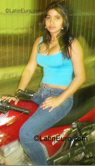 Date this passionate Brazil girl Gessica from Goiania BR1072