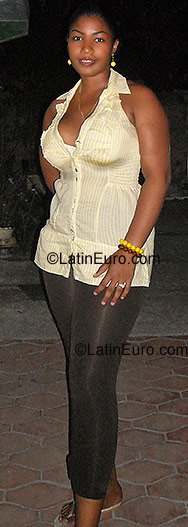 Date this charming Dominican Republic girl Julissa from Santo Domingo DO876