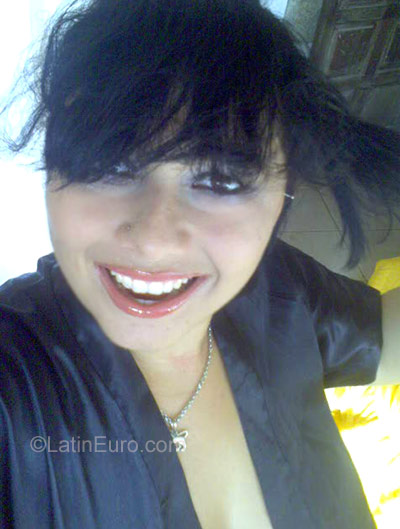 Date this foxy Brazil girl Priscila from Salvador BR1084