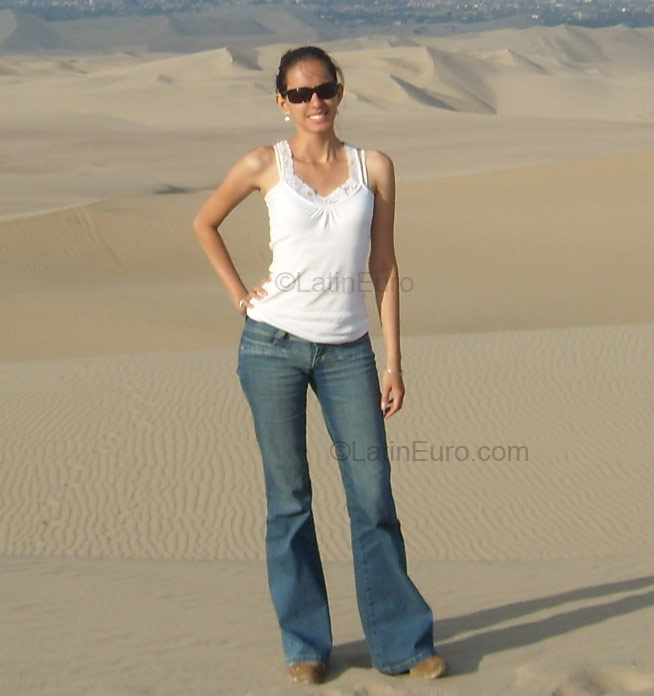 Date this attractive Peru girl Cecilia from  PE91