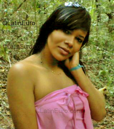 Date this gorgeous Brazil girl Tamiris from Jacobina BR1214