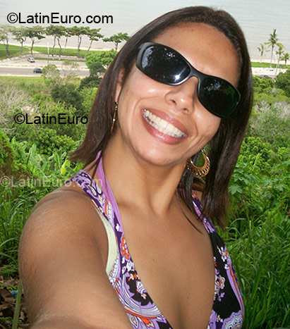 Date this charming Brazil girl Fernanda from Rio Das Ostras BR1279