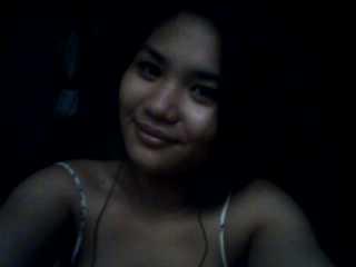 Date this attractive Philippines girl Lezi from Badoc PH87