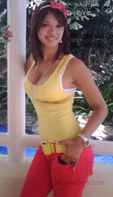 Date this good-looking Dominican Republic girl Rafelina from Santiago DO1141