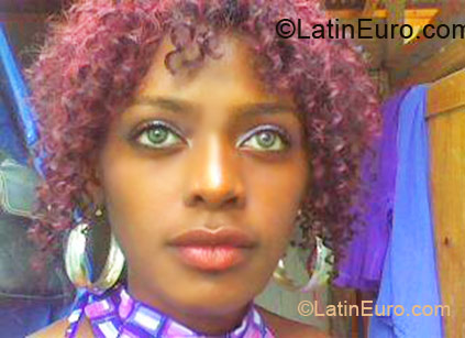 Date this sultry Dominican Republic girl Debora from La Romana DO1200