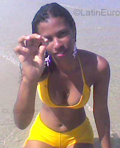 Date this sultry Brazil girl Carine from Ilheus BR1465