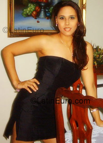 Date this nice looking Dominican Republic girl Carmen from  DO1257