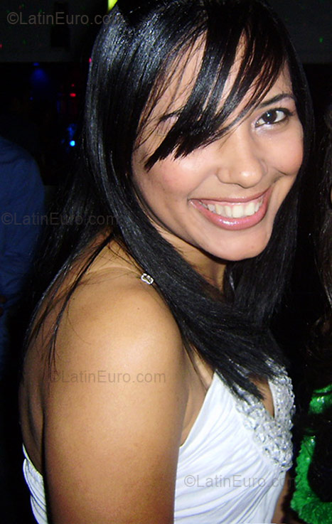 Date this lovely Dominican Republic girl Carolina from Santo Domingo DO1258