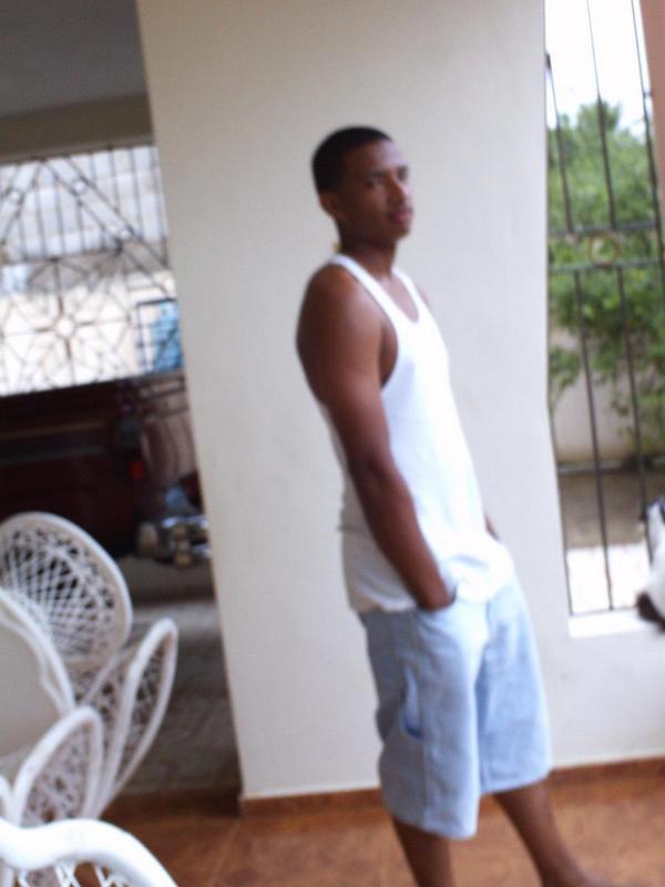 Date this stunning Dominican Republic man Dewin from Santo Domingo DO1287