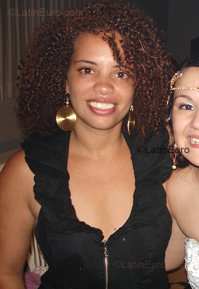 Date this pretty Brazil girl Patricia from Sao Paulo BR1487