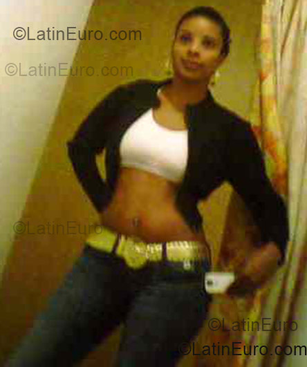 Date this exotic Brazil girl Laura Virginia from Belo Horizonte BR1560