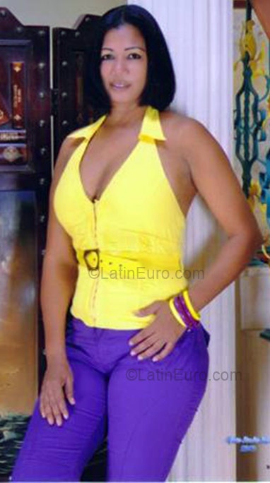 Date this sultry Dominican Republic girl Maria from Santo Domingo DO1460