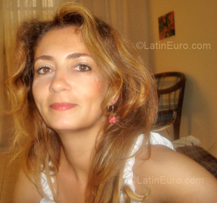 Date this attractive Brazil girl Alessandra from Sao Paulo BR1633