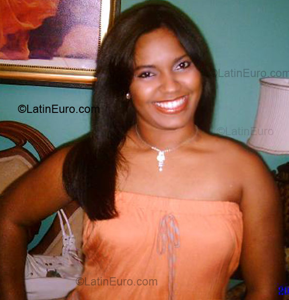 Date this delightful Dominican Republic girl Ylsa from Santo Domingo DO1581