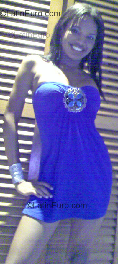Date this lovely Colombia girl Nohemy from Cartagana CO10308