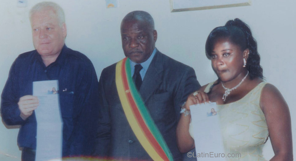 Date this athletic Dominican Republic girl Congatuations to Ariel and Marce from  DO1608