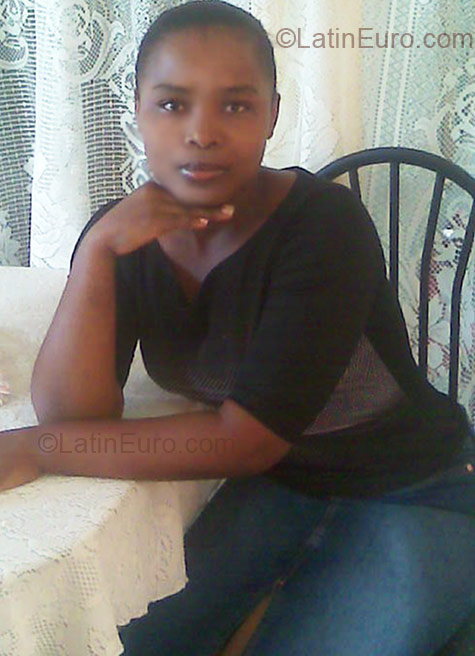 Date this charming Dominican Republic girl Cleivy Simona from Santo Domingo DO1641