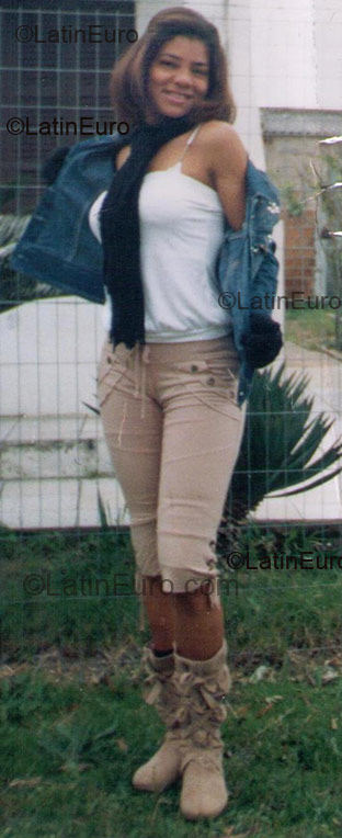 Date this hot Brazil girl Cintia Aparecida from Sete Lagoas BR1711