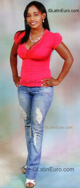Date this gorgeous Dominican Republic girl Heidy from  DO1796