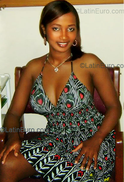 Date this young Dominican Republic girl Claudia from Santo Domingo DO1850
