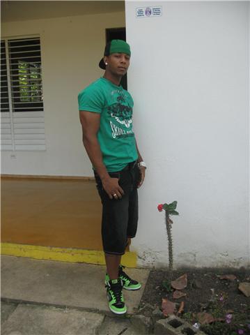 Date this attractive Dominican Republic man Rafael from Santo Domingo DO1902