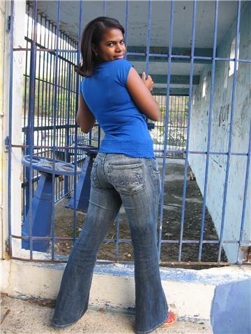 Date this passionate Dominican Republic girl Yirtenia from Santo Domingo DO1903