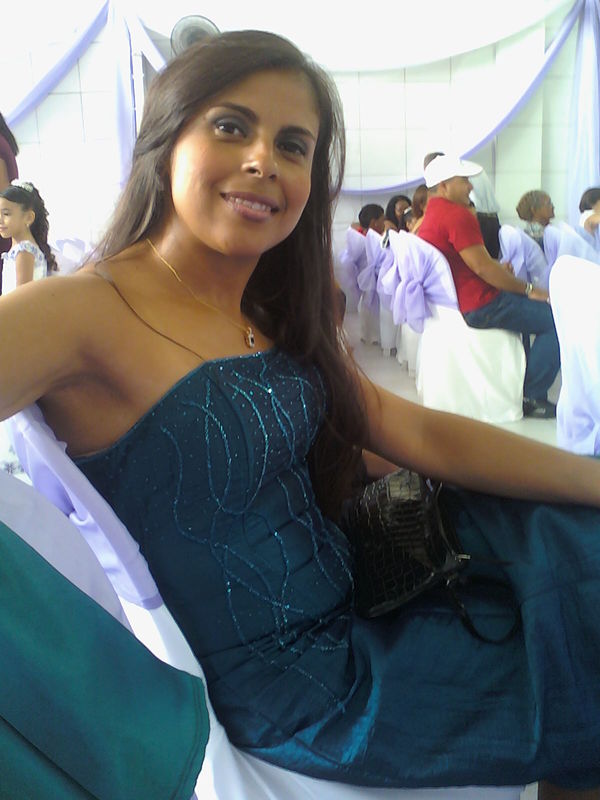 Date this nice looking Brazil girl Valquiria from Recife BR1827