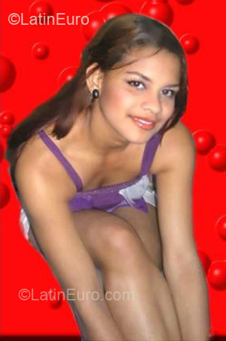 Date this beautiful Dominican Republic girl Vianna from Santiago DO1976