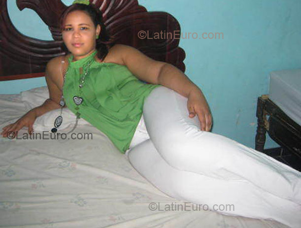 Date this funny Dominican Republic girl Rosalina from Santo Domingo DO1988