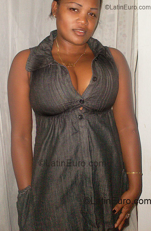 Date this charming Dominican Republic girl Virginia Altagracia from Invi DO2015