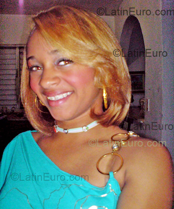 Date this voluptuous Dominican Republic girl Elizabeth from Puerto Plata DO2020