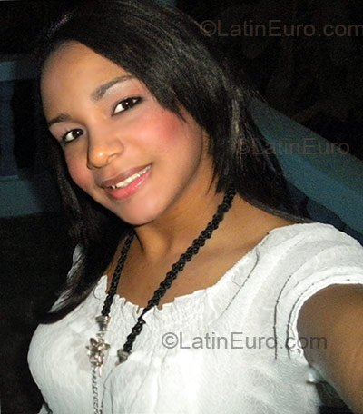 Date this good-looking Dominican Republic girl Emilsis from  DO2043
