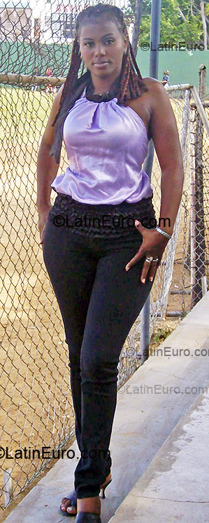 Date this beautiful Dominican Republic girl Ana Luisa from Santo Domingo DO2129
