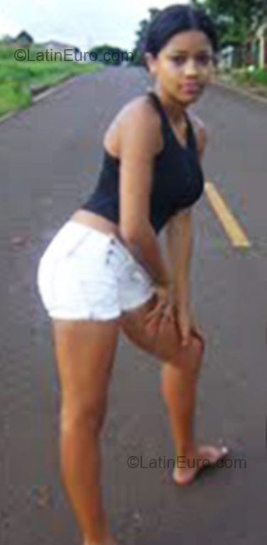Date this delightful Brazil girl Suelen from Maringa BR1917