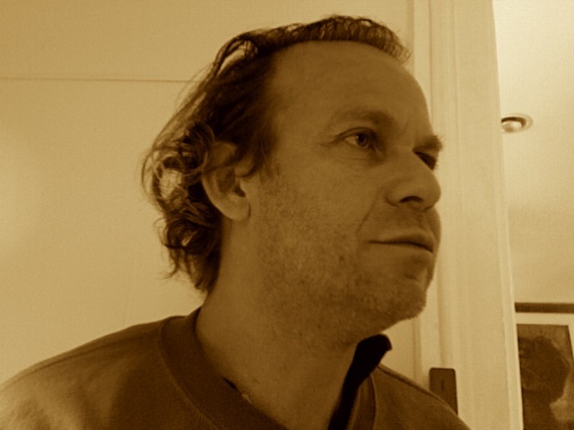 Date this delightful Dominican Republic man Simonsmart from Hallandale Beach DO2247