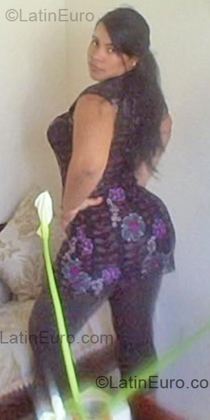Date this hot Dominican Republic girl Elaine from Cotui DO2271