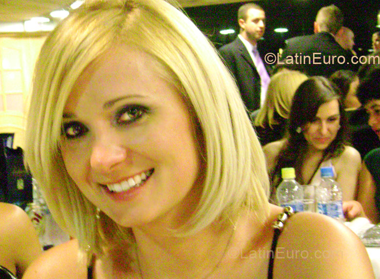 Date this young Brazil girl Chelen from Curitiba BR1995