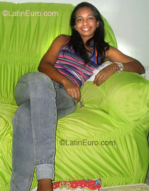 Date this lovely Brazil girl Bruna from Rubiataba BR2088
