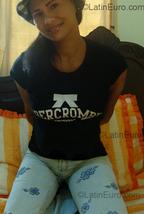 Date this tall Dominican Republic girl Yudith from Santiago DO2486