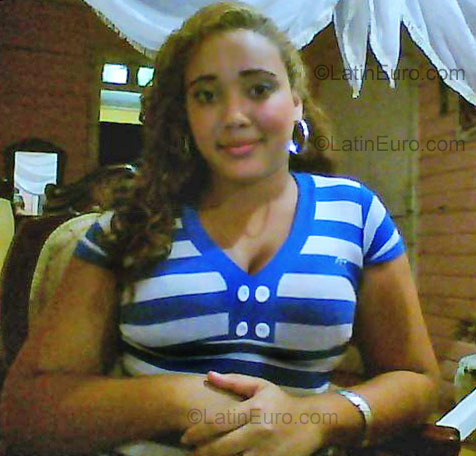 Date this pretty Dominican Republic girl Atiana Ydalis from La Vega DO2654