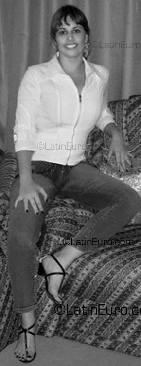 Date this good-looking Brazil girl Tania from Goiania BR2162