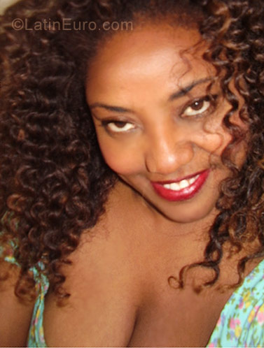 Date this charming Brazil girl TEKABRAND from Sao Paulo BR2203