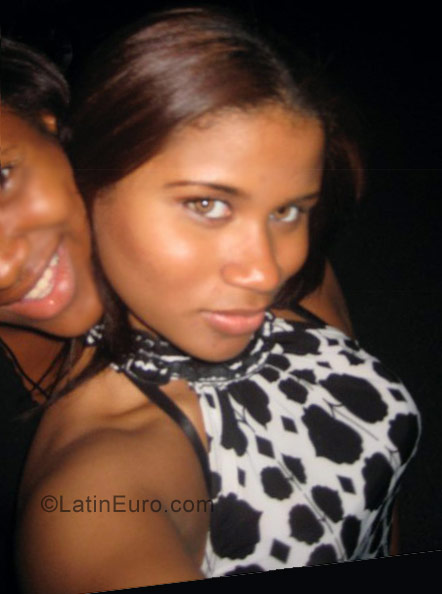 Date this passionate Dominican Republic girl Laviosbellos from Santo Domingo DO2995
