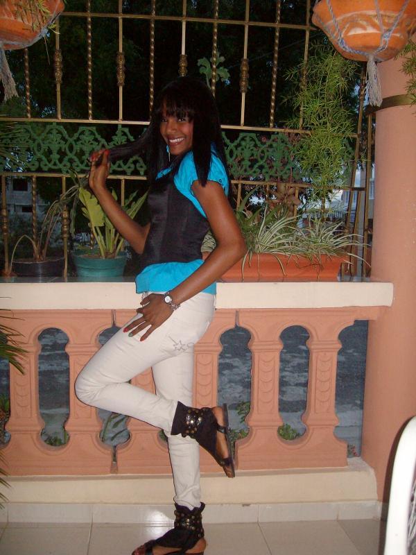 Date this gorgeous Dominican Republic girl Lerismal from Santiago DO3101