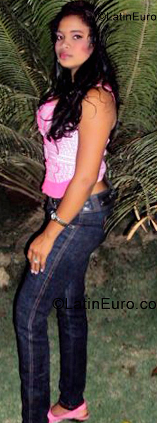 Date this sultry Dominican Republic girl Angelica from Santiago DO3189