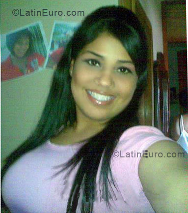 Date this cute Dominican Republic girl Yirandi from Santo Domingo DO3282