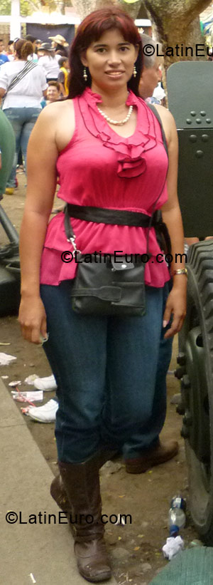 Date this voluptuous Colombia girl Karina from Tulua CO2911