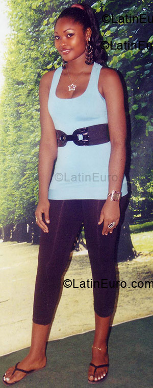 Date this tall Cameroon girl Vanessa from Yaounde CM54