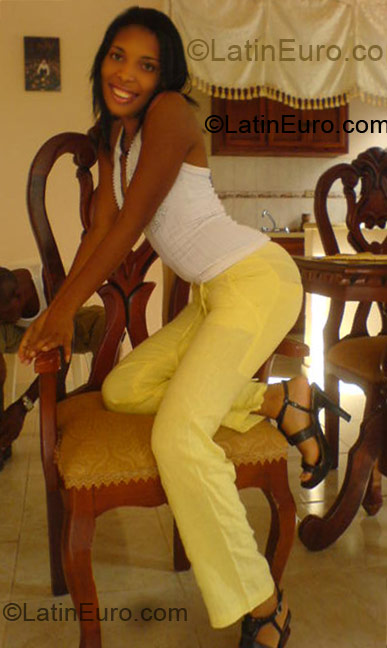 Date this fun Dominican Republic girl Roxanna from San Cristobal DO3468