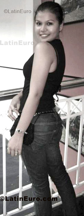 Date this voluptuous Brazil girl Cristinny from Foraleza BR4442